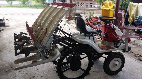 รถปลูกข้าวนั่งขับ YANMAR  เก่าญี่ปุ่น สภาพสวย เครื่องยนต์ติดง่าย สภาพพร้อมใช้งาน