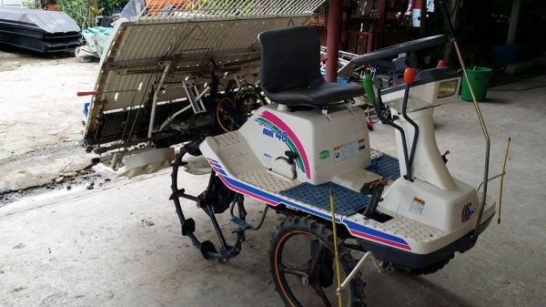 รถปลูกข้าวนั่งขับ ISEKI เก่าญี่ปุ่น สภาพสวย เครื่องยนต์ติดง่าย สภาพพร้อมใช้งาน รถปลูกข้าวนั่งขับ ISEKI เก่าญี่ปุ่น สภาพสวย เครื่องยนต์ติดง่าย สภาพพร้อมใช้งาน