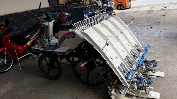 รถปลูกข้าวนั่งขับ ISEKI เก่าญี่ปุ่น สภาพสวย เครื่องยนต์ติดง่าย สภาพพร้อมใช้งาน รถปลูกข้าวนั่งขับ ISEKI เก่าญี่ปุ่น สภาพสวย เครื่องยนต์ติดง่าย สภาพพร้อมใช้งาน