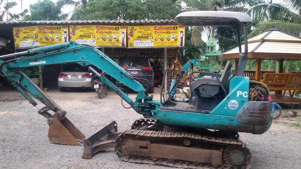 ขายรถขุด แมคโครเล็ก KOMATSU PC30-7 สภาพพร้อมใช้ราคาเบาๆ