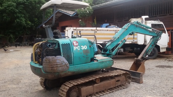 ขายรถขุด แมคโครเล็ก KOMATSU PC30-7 สภาพพร้อมใช้ราคาเบาๆ ขายรถขุด แมคโครเล็ก KOMATSU PC30-7 สภาพพร้อมใช้ราคาเบาๆ
