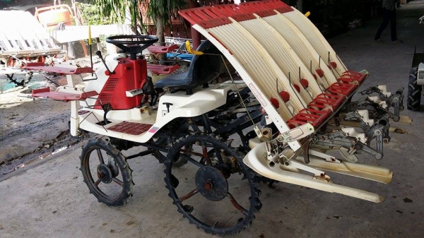 รถปลูกข้าวนั่งขับ YANMAR เก่าญี่ปุ่น สภาพสวย เครื่องยนต์ติดง่าย สภาพพร้อมใช้งาน รถปลูกข้าวนั่งขับ YANMAR เก่าญี่ปุ่น สภาพสวย เครื่องยนต์ติดง่าย สภาพพร้อมใช้งาน