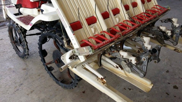 รถปลูกข้าวนั่งขับ YANMAR เก่าญี่ปุ่น สภาพสวย เครื่องยนต์ติดง่าย สภาพพร้อมใช้งาน รถปลูกข้าวนั่งขับ YANMAR เก่าญี่ปุ่น สภาพสวย เครื่องยนต์ติดง่าย สภาพพร้อมใช้งาน