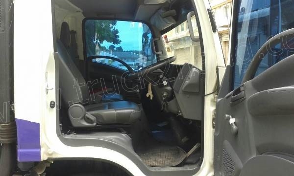 รถบรรทุก 6 ล้อตู้ 5 บาน ISUZU รุ่น NPR(EURO3)