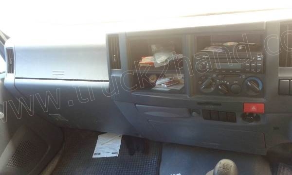 รถบรรทุก 6 ล้อตู้ 5 บาน ISUZU รุ่น NPR(EURO3)