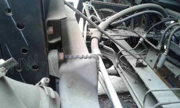 รถบรรทุก 6 ล้อตู้ 5 บาน ISUZU รุ่น NPR(EURO3)