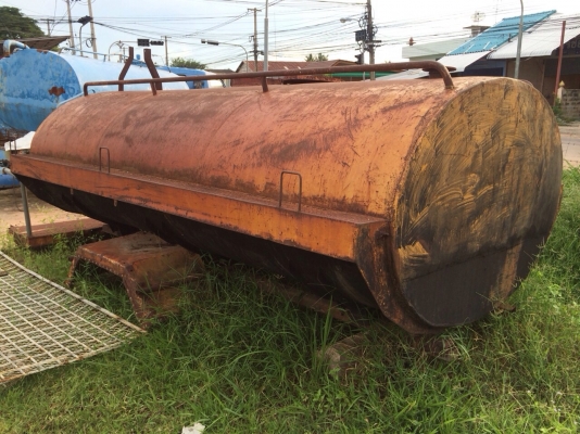 ขายถังน้ำเก่า อยู่ในรถบรรทุก 6 ล้อ สภาพตามรูปเลย