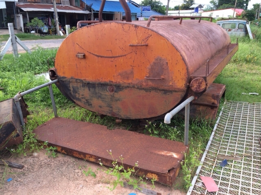 ขายถังน้ำเก่า อยู่ในรถบรรทุก 6 ล้อ สภาพตามรูปเลย