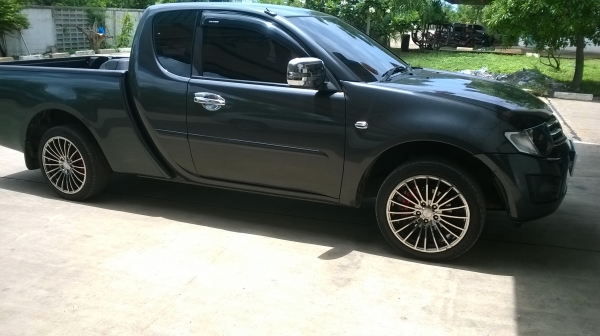 ขายแม็ค18 5รู ยางใหม่พึ่งไส่มา deeston ปี14 สวยๆใช้ได้นานๆเลย ขาย 25000 ติดต่อ คุณ กฤษดา 087-1691151 ขายแม็ค18 5รู ยางใหม่พึ่งไส่มา deeston ปี14 สวยๆใช้ได้นานๆเลย ขาย 25000 ติดต่อ คุณ กฤษดา 087-1691151