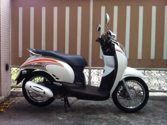 ขออนุญาติขาย HONDA Scoopy-i 110 สีขาวมุก วิ่ง 8,xxx กิโล สภาพใหม่มาก ขออนุญาติขาย HONDA Scoopy-i 110 สีขาวมุก วิ่ง 8,xxx กิโล สภาพใหม่มาก