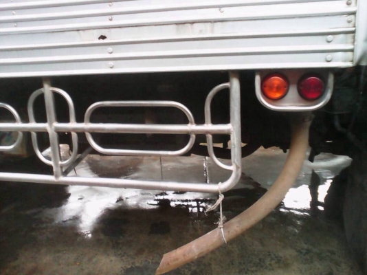 ขายรถ6ล้อตู้เปียก HINO FC2WEKA เครื่อง 120 แรงม้า สนใจโทร 081-9701072 ขายรถ6ล้อตู้เปียก HINO FC2WEKA เครื่อง 120 แรงม้า สนใจโทร 081-9701072