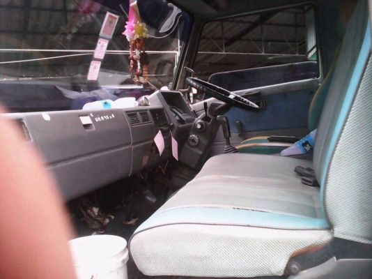 ขายรถ6ล้อตู้เปียก HINO FC2WEKA เครื่อง 120 แรงม้า สนใจโทร 081-9701072