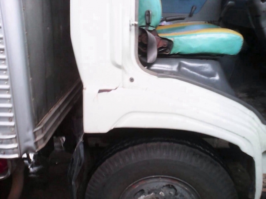 ขายรถ6ล้อตู้เปียก HINO FC2WEKA เครื่อง 120 แรงม้า สนใจโทร 081-9701072
