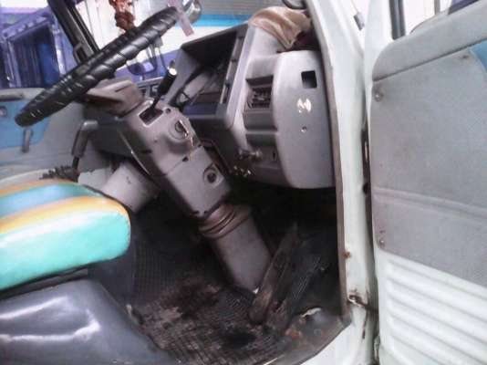 ขายรถ6ล้อตู้เปียก HINO FC2WEKA เครื่อง 120 แรงม้า สนใจโทร 081-9701072