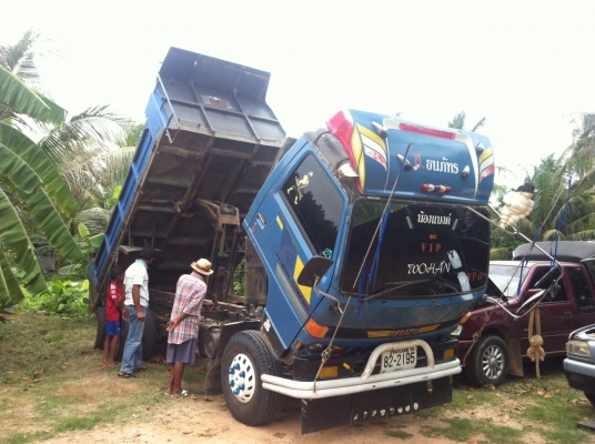 6ล้อดั้มพ์ ISUZU NPR115แรงม้า รถห้างแท้ เฟืองท้าย145 สภาพสวย พร้อมใช้งาน รถใช้งานอยู่ เล่มพร้อม ราคาต่อรองได้ 087-2976734