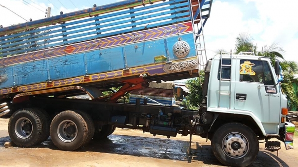 ***ขายแล้วครับขอบคุณ Truck2hand ขาย10ล้อ2เพลาดั้ม"240หัวขาว" ISUZU ROCKY FXZ23NFY-K 6SD1-240HP เครื่องเดิมเกียร์เดิม 6SD1-240แรง เครื่องแน่นๆ แรงดี ไม่เยิ้ม เสียงนิ่ม เกียร์ดีไม่มีหลุดไม่มีหอน ช่วงล่างเดิม คัสซีสวยจัด เดิมๆไม่มีบวม กระบะดั้มเกษต ***ขายแล้วครับขอบคุณ Truck2hand ขาย10ล้อ2เพลาดั้ม"240หัวขาว" ISUZU ROCKY FXZ23NFY-K 6SD1-240HP เครื่องเดิมเกียร์เดิม 6SD1-240แรง เครื่องแน่นๆ แรงดี ไม่เยิ้ม เสียงนิ่ม เกียร์ดีไม่มีหลุดไม่มีหอน ช่วงล่างเดิม คัสซีสวยจัด เดิมๆไม่มีบวม กระบะดั้มเกษต