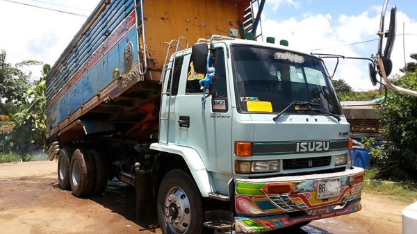 ***ขายแล้วครับขอบคุณ Truck2hand ขาย10ล้อ2เพลาดั้ม"240หัวขาว" ISUZU ROCKY FXZ23NFY-K 6SD1-240HP เครื่องเดิมเกียร์เดิม 6SD1-240แรง เครื่องแน่นๆ แรงดี ไม่เยิ้ม เสียงนิ่ม เกียร์ดีไม่มีหลุดไม่มีหอน ช่วงล่างเดิม คัสซีสวยจัด เดิมๆไม่มีบวม กระบะดั้มเกษต ***ขายแล้วครับขอบคุณ Truck2hand ขาย10ล้อ2เพลาดั้ม"240หัวขาว" ISUZU ROCKY FXZ23NFY-K 6SD1-240HP เครื่องเดิมเกียร์เดิม 6SD1-240แรง เครื่องแน่นๆ แรงดี ไม่เยิ้ม เสียงนิ่ม เกียร์ดีไม่มีหลุดไม่มีหอน ช่วงล่างเดิม คัสซีสวยจัด เดิมๆไม่มีบวม กระบะดั้มเกษต
