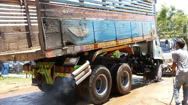 ***ขายแล้วครับขอบคุณ Truck2hand ขาย10ล้อ2เพลาดั้ม"240หัวขาว" ISUZU ROCKY FXZ23NFY-K 6SD1-240HP เครื่องเดิมเกียร์เดิม 6SD1-240แรง เครื่องแน่นๆ แรงดี ไม่เยิ้ม เสียงนิ่ม เกียร์ดีไม่มีหลุดไม่มีหอน ช่วงล่างเดิม คัสซีสวยจัด เดิมๆไม่มีบวม กระบะดั้มเกษต ***ขายแล้วครับขอบคุณ Truck2hand ขาย10ล้อ2เพลาดั้ม"240หัวขาว" ISUZU ROCKY FXZ23NFY-K 6SD1-240HP เครื่องเดิมเกียร์เดิม 6SD1-240แรง เครื่องแน่นๆ แรงดี ไม่เยิ้ม เสียงนิ่ม เกียร์ดีไม่มีหลุดไม่มีหอน ช่วงล่างเดิม คัสซีสวยจัด เดิมๆไม่มีบวม กระบะดั้มเกษต