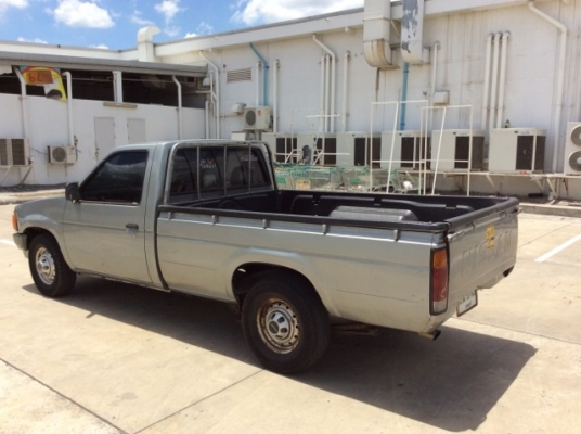 ขายรถกระบะ นิสสัน บิ๊กเอ็ม ตอนเดียว ปี93 เครื่องดีเซล LD20 เทอร์โบ เกียร์ธรรมดา ภายในเบาะหนัง แอร์เย็น ตัวถังเดิม คานหน้าเดิม ฝากกระโปรงเดิม คัสซีดามแข็งแรง เครื่องวิ่งดี เกียร์แน่น ช่วงล่างดี รถขับได้เลยครับ เอกสารพร้อม ภาษีปี 58