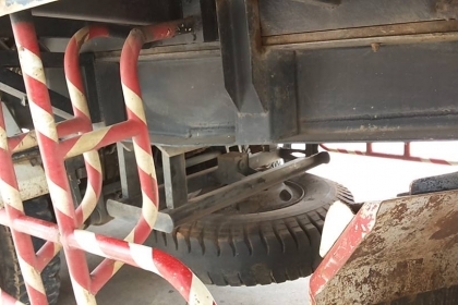 ***ขายแล้วครับขอบคุณ Truck2hand ลูก3คานยัด6.20ม.(ลงเล่ม) กระบะดั้มเหล็กเกษตรอู่เอสที ปี48 สภาพสวย พื้นดีข้างสวยไม่ผุ ไม่บวม ช่วงล่างคัสซีสวยเดิม ไม่ปะไม่ดาม ไม่บวม ยางดี10เส้น รถใช้งานวิ่งงานอยู่ปกติิ สีสันดี พร้อมใช้งาน ราคาต่อรองได้เด้อ พี่น้องครับ