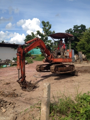 ขาย IHI F30 คอนโทรนสั้น สภาพสวยพร้อมใช้ ราคาต่อรองได้ ติดต่อที่คุณอ๊อฟ พิจิตร 086-737-9991