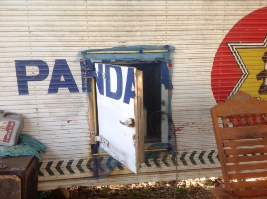 ขายตู้เย็น (ตู้แช่ไอติมเดิม)  สภาพสวยพร้อมใช้งาน  จำนวน  2  ตู้