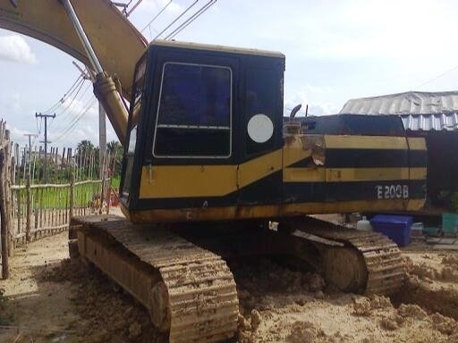 ขายCATE200B  สภาพสวยพร้อมใช้ ราคาต่อรองได้ ติดต่อได้ที่คุณอ๊อฟ พิจิตร 086-737-9991