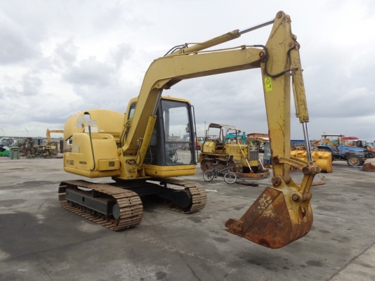 ขาย KOMATSU PC60-7  เก่านอก มีรถจัดส่งให้ 0804912663 053-795101 มีหลายคันให้เลือก