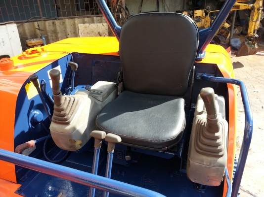 ขาย รถขุด HITACHI รุ่น EX40 แทร็กเหล็ก มือสองญี่ปุ่น ขาย รถขุด HITACHI รุ่น EX40 แทร็กเหล็ก มือสองญี่ปุ่น