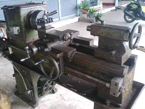 เครื่องกลึง 4 ฟุต เพลาเดียว กลึงเกลียวได้  คอม้าถอดได้  ถูก ๆ 36,000