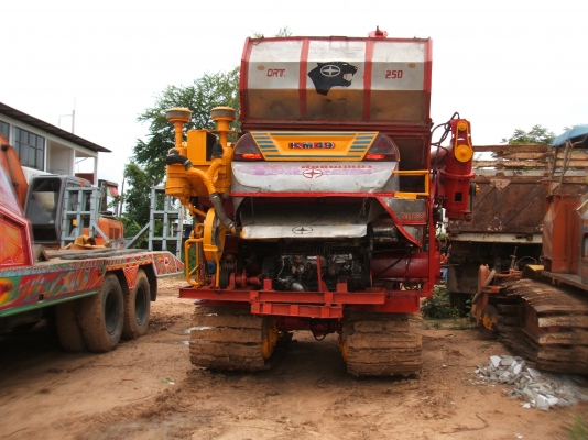 ขายรถเกี่ยวข้าวศักดิ์พัฒนา FG 42 อุ้มปรับระดับ ตัวเดิน PC200 โคมัตสุ เครื่องยนต์ 6BF อีซูซุ 170 แรงม้า ปรับไดกิ๊นส์ เบอร์22 สภาพดีพร้อมเกี่ยว ใช้ได้เลยไม่ต้องซ่อม ขายรถเกี่ยวข้าวศักดิ์พัฒนา FG 42 อุ้มปรับระดับ ตัวเดิน PC200 โคมัตสุ เครื่องยนต์ 6BF อีซูซุ 170 แรงม้า ปรับไดกิ๊นส์ เบอร์22 สภาพดีพร้อมเกี่ยว ใช้ได้เลยไม่ต้องซ่อม