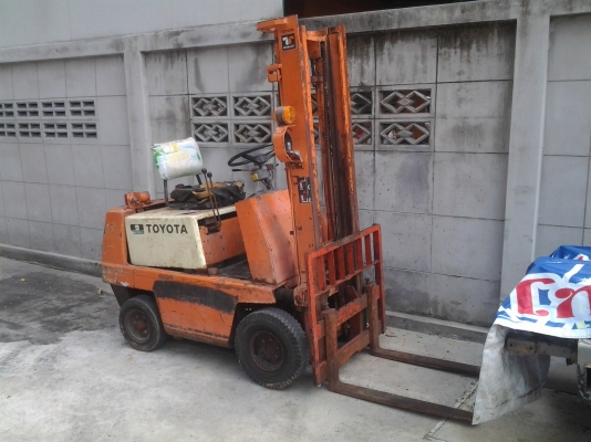 ขายรถโฟคลิฟ 900โล ไฟฟ้า พร้อมใช้งานเปลี่ยนเป็นแบตตารี่บ้านเราแล้วหมดห่วงเรื่องระบบไฟ สูง3เมตร ราคาประหยัดครับขาย 43000 บาท