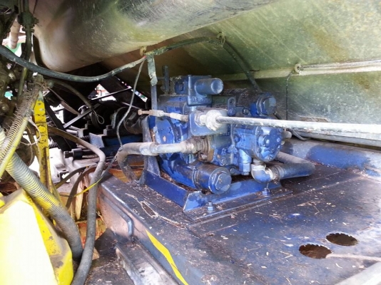 ขายรถเกี่ยวข้าวไทยเส็งยนต์ รุ่นเดี่ยวทรนงค์ ตัวเดิน12 ปั้ม23ไดกิ้น เครื่องJO8C ช่วงล่างดีมาก อุ้ม2.5ตัน สวยพร้อมใช้งาน สนใจโทร 090-8588220คุณนะ ID:narong498 หรือ www.truck.in.th/498