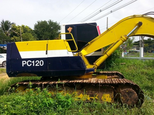 ขายรถแบคโค KOMATSU PC120-5 เครื่องเดิม ปั๊มเดิม เอวแน่น ทำงานเร็ว สภาพพร้อมใช้งาน ราคา800,000  สนใจโทร090-8588220คุณนะ  ID:narong498  หรือ www.truck.in.th/498