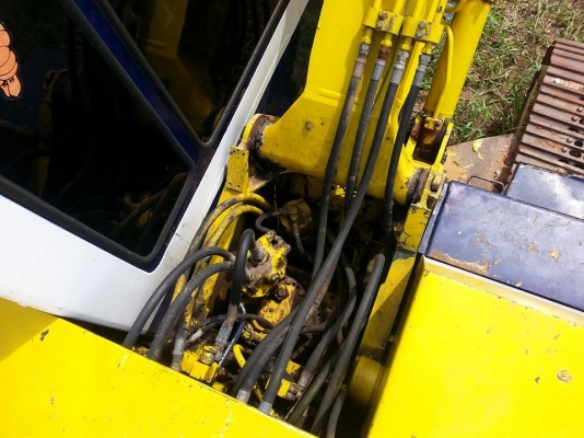 ขายรถแบคโค KOMATSU PC120-5 เครื่องเดิม ปั๊มเดิม เอวแน่น ทำงานเร็ว สภาพพร้อมใช้งาน ราคา800,000  สนใจโทร090-8588220คุณนะ  ID:narong498  หรือ www.truck.in.th/498