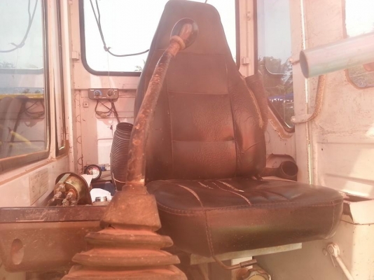 ขายรถแบคโค KOMATSU PC120-5 เครื่องเดิม ปั๊มเดิม เอวแน่น ทำงานเร็ว สภาพพร้อมใช้งาน ราคา800,000  สนใจโทร090-8588220คุณนะ  ID:narong498  หรือ www.truck.in.th/498