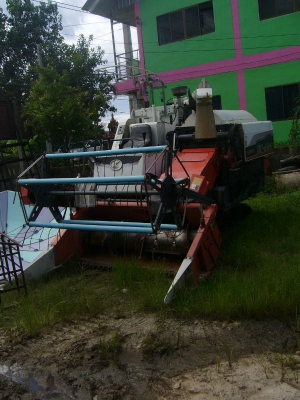 ขายรถเกี่ยวข้าว คูโบต้า DC 68G