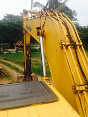 ขายรถแบคโฮ KOMATSU PC200-8 ใช้งานมา 11,160 ชั่วโมง สนใจโทร 081-9701072