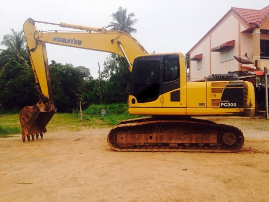 ขายรถแบคโฮ KOMATSU PC200-8 ใช้งานมา 11,160 ชั่วโมง สนใจโทร 081-9701072