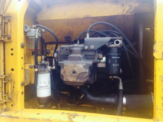 ขายรถแบคโฮ KOMATSU PC200-8 ใช้งานมา 11,160 ชั่วโมง สนใจโทร 081-9701072