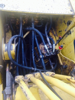 ขายรถแบคโฮ KOMATSU PC200-8 ใช้งานมา 11,160 ชั่วโมง สนใจโทร 081-9701072