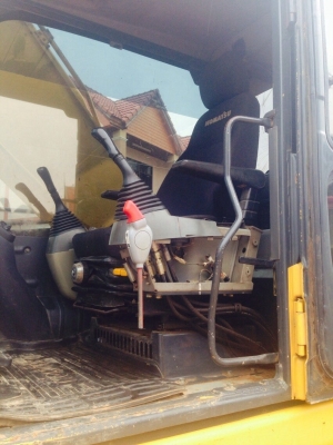 ขายรถแบคโฮ KOMATSU PC200-8 ใช้งานมา 11,160 ชั่วโมง สนใจโทร 081-9701072