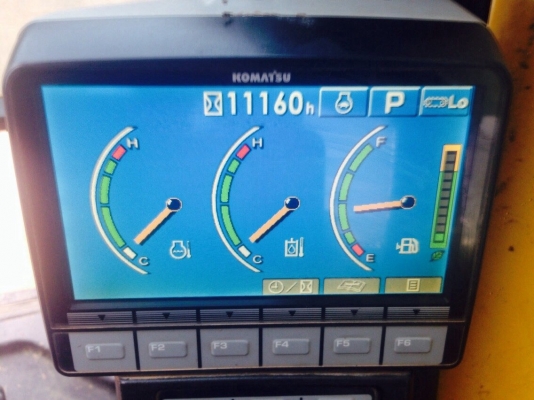 ขายรถแบคโฮ KOMATSU PC200-8 ใช้งานมา 11,160 ชั่วโมง สนใจโทร 081-9701072