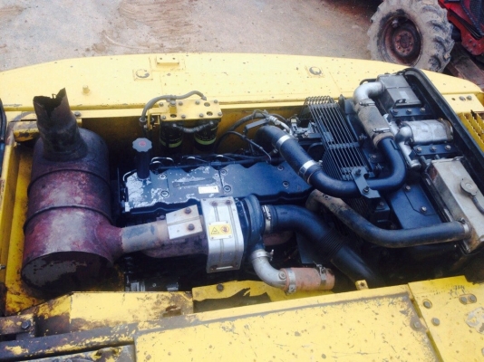 ขายรถแบคโฮ KOMATSU PC200-8 ใช้งานมา 11,160 ชั่วโมง สนใจโทร 081-9701072