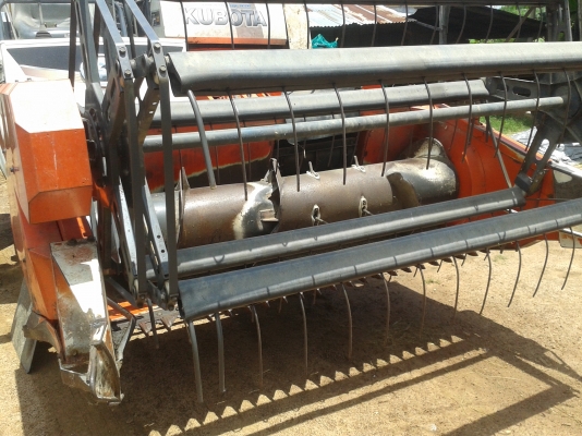 รถเกี่ยวข้าวdc68gปี่2554เล่มทะเบียนพร้อมรถพร้อมใช้ ราคาลดนะครับ 395000 รถเกี่ยวข้าวdc68gปี่2554เล่มทะเบียนพร้อมรถพร้อมใช้ ราคาลดนะครับ 395000