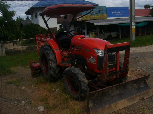 ขายรถคูโบต้า 3608  อุปกรณ์ครบ 320,000 บาท