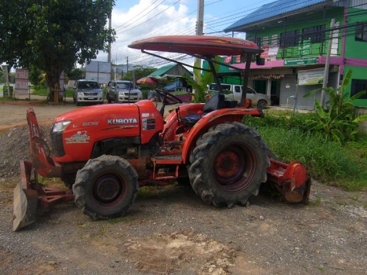 ขายรถคูโบต้า 3608  อุปกรณ์ครบ 320,000 บาท