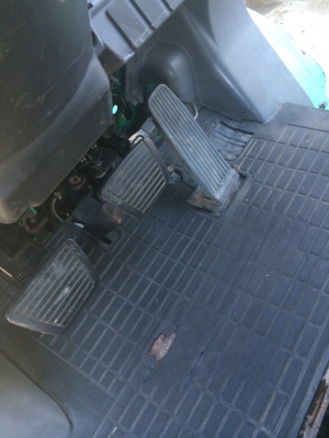 ต้องการขายโฟล์คลิฟท์มิตรซูบิชิ 3ตันเสา4เมตร ต้องการขายโฟล์คลิฟท์มิตรซูบิชิ 3ตันเสา4เมตร