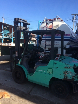 ต้องการขายโฟล์คลิฟท์มิตรซูบิชิ 3ตันเสา4เมตร ต้องการขายโฟล์คลิฟท์มิตรซูบิชิ 3ตันเสา4เมตร