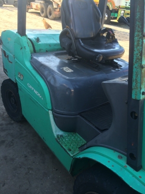 ต้องการขายโฟล์คลิฟท์มิตรซูบิชิ 3ตันเสา4เมตร ต้องการขายโฟล์คลิฟท์มิตรซูบิชิ 3ตันเสา4เมตร